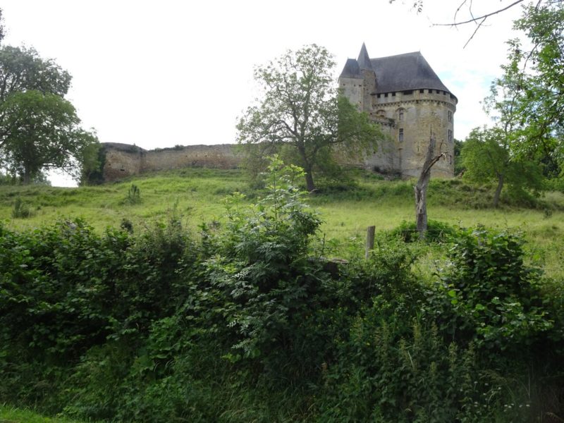 Ballon (Sarthe) le donjon