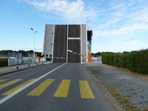 Pont Levant sur la Vilaine (écluse du barrage d'Arzal)